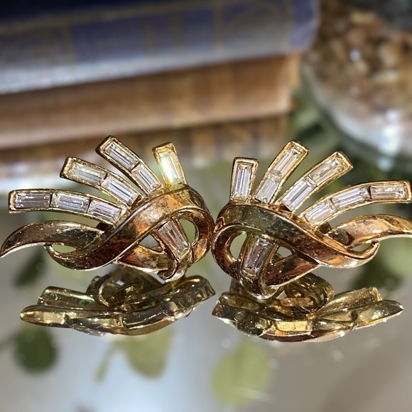 Crown Trifari Alfred Philippe Rhinestone Earrings Baguette Channel Setting Gold - Picture 4 of 11
